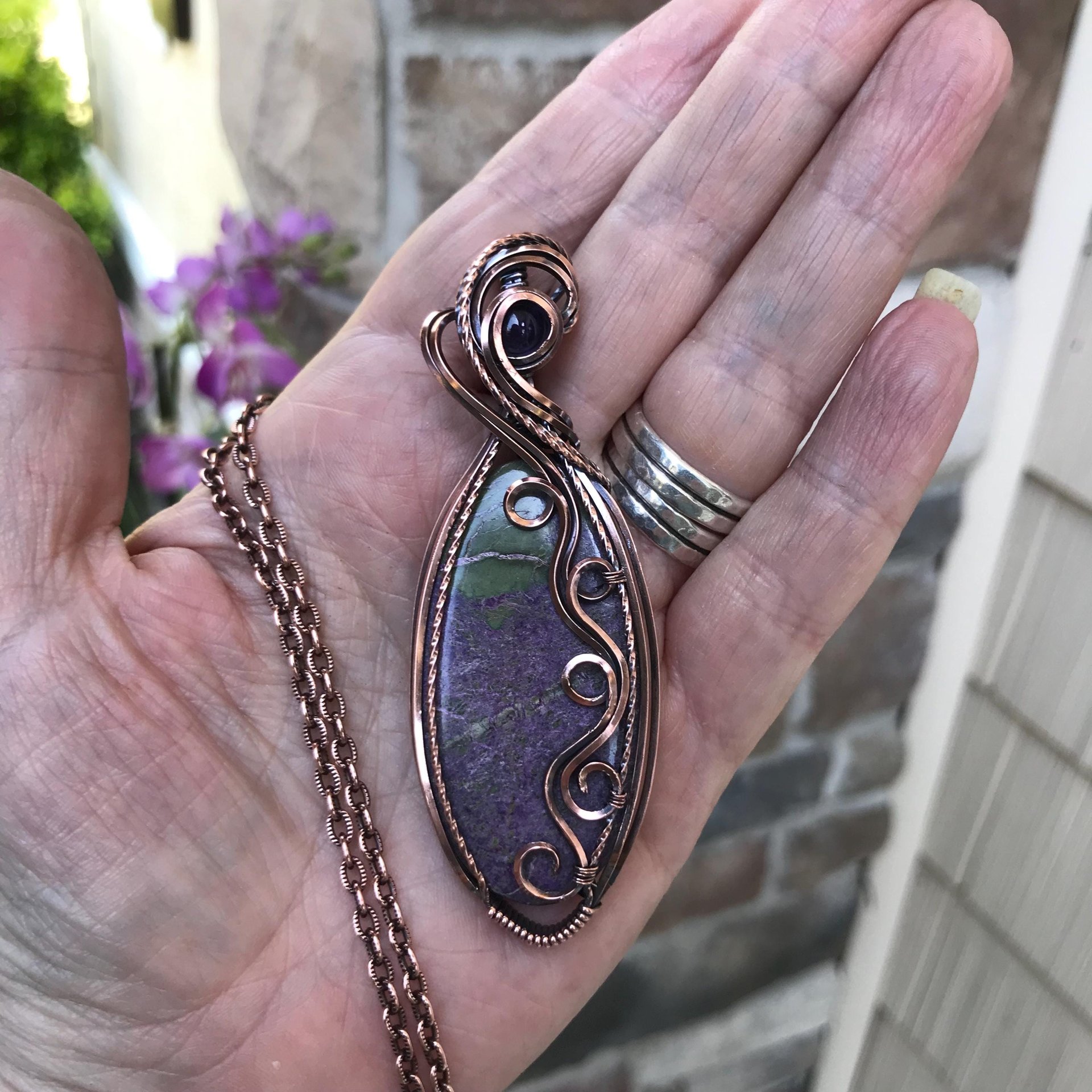 Stichtite & Amethyst Slender Oval Swirly Copper Pendant